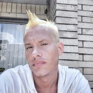 Meet your Posher, Christopher